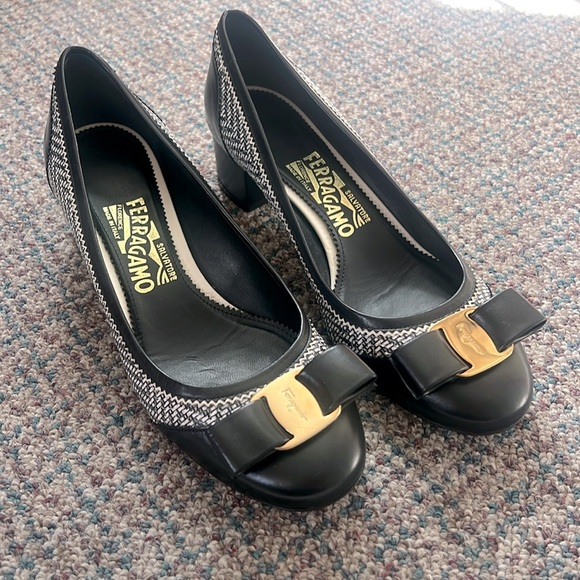 Salvatore Ferragamo Shoes - FERRAGAMO Vara Logo Bow Block Heel Pumps 7.5